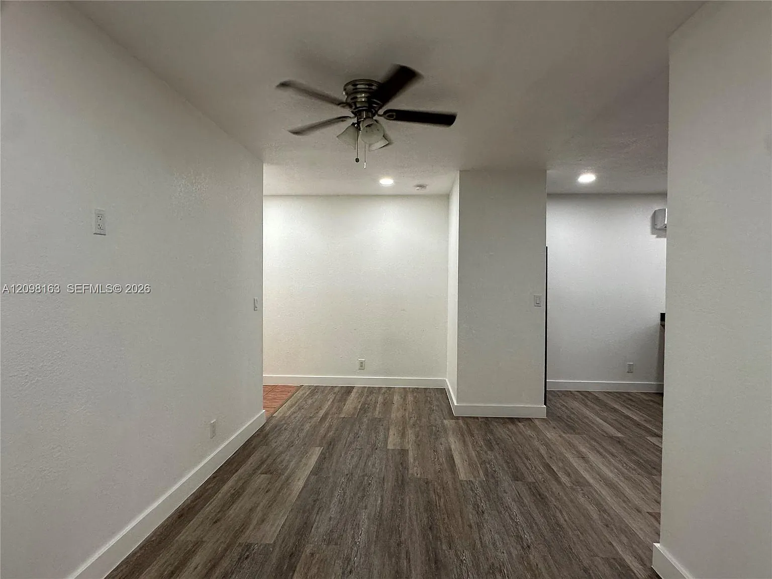 Town Of Hallandale B-13 — Photo 3