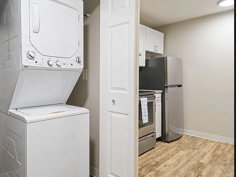 Alcove Apartment — Photo 11