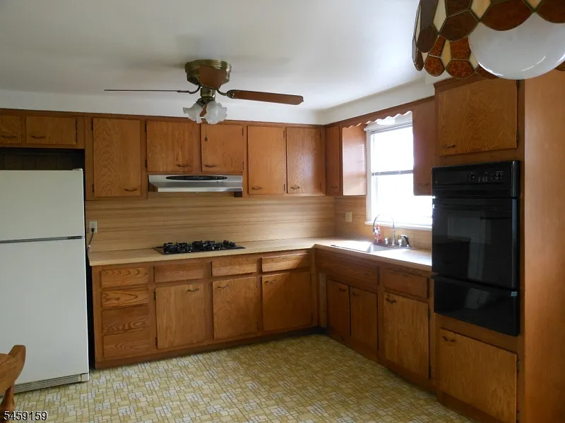2 bed, 1.0 bath, $2,100 — Photo 3