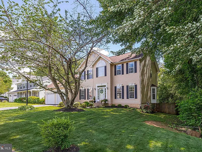 17 Whitestone Dr — Photo 42