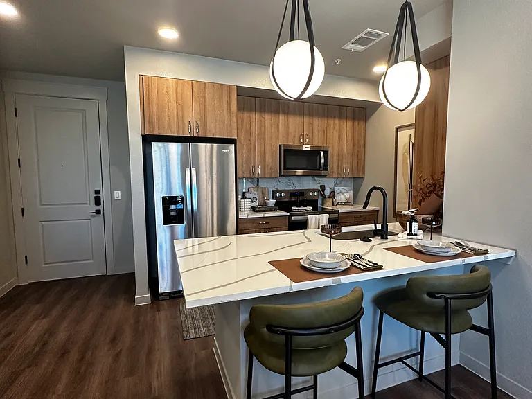 FM 1102 — Photo 3
