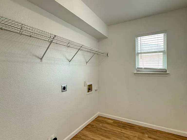 418 Golden Walk — Photo 20