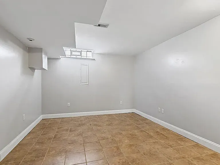 627 S Dean St — Photo 3