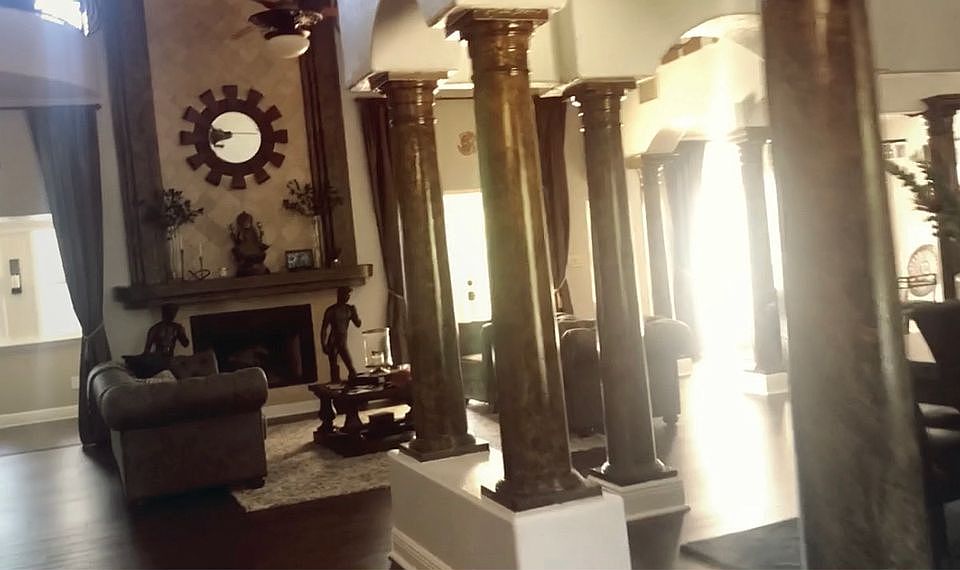 1st image of 9 Robinwood Dr