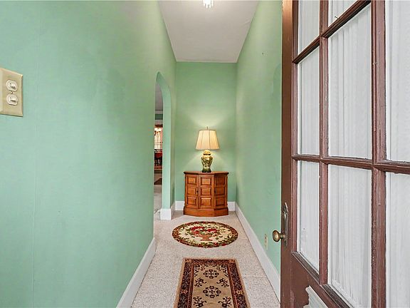 5th image of 1210 N Vermilion St