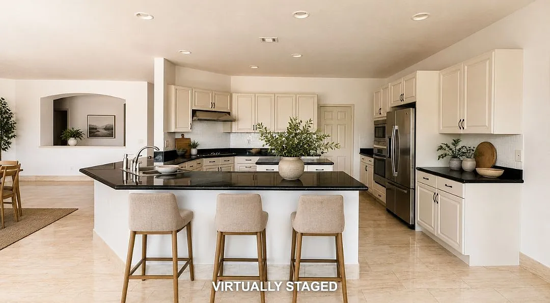 5 bed, 4658 sqft, $4,350 — Photo 4