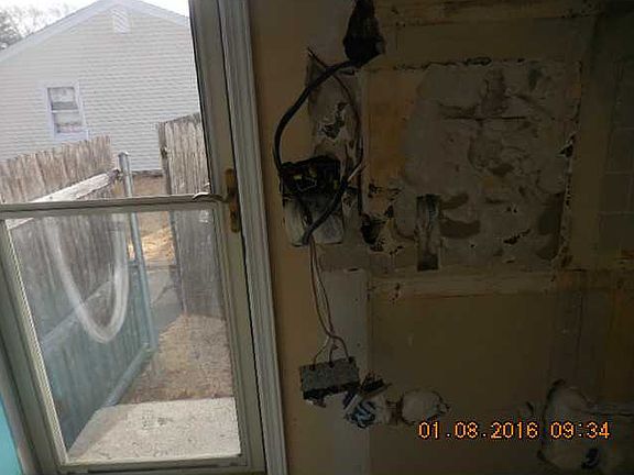 2nd image of 52 Ashwood Cir