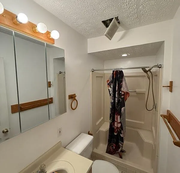 21 N Rocky River Dr #19 — Photo 8