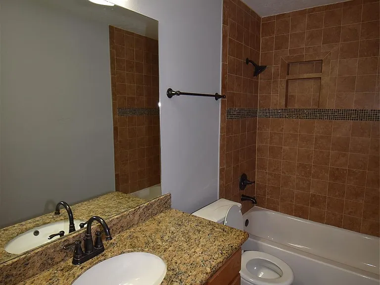 18319 Forest Dew Dr — Photo 15