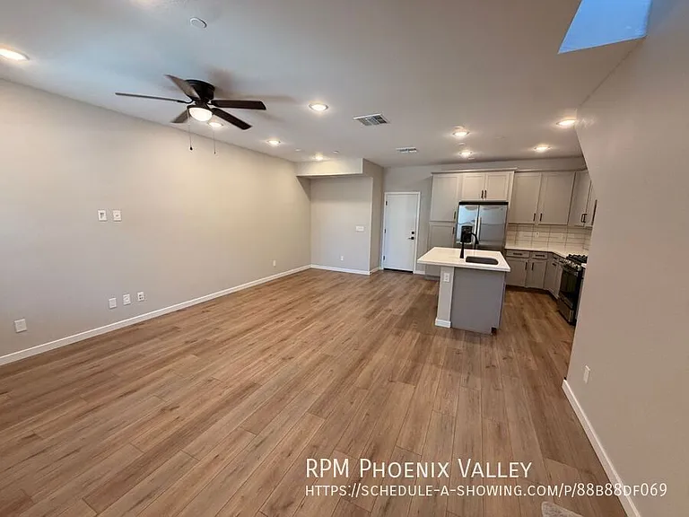 740 E Lark St #102 — Photo 2