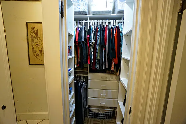 Sold by Anna Pinto Realty | media 13