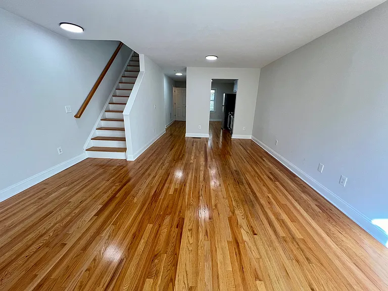 185 Henry St #C — Photo 2