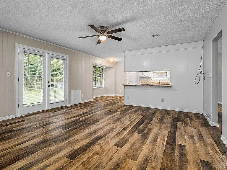 7056 Santa Barbara St — Photo 13