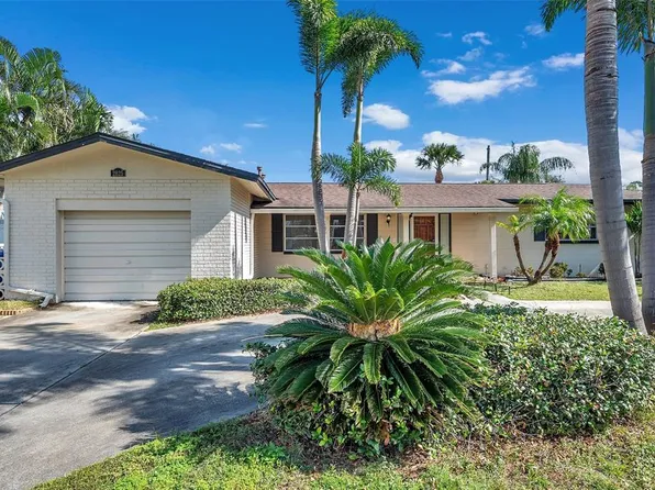 2825 60th St N, Saint Petersburg, FL 33710