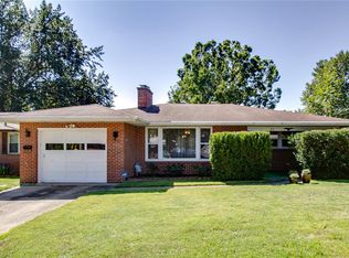 27 W Marietta Pl, Alton, IL 62002