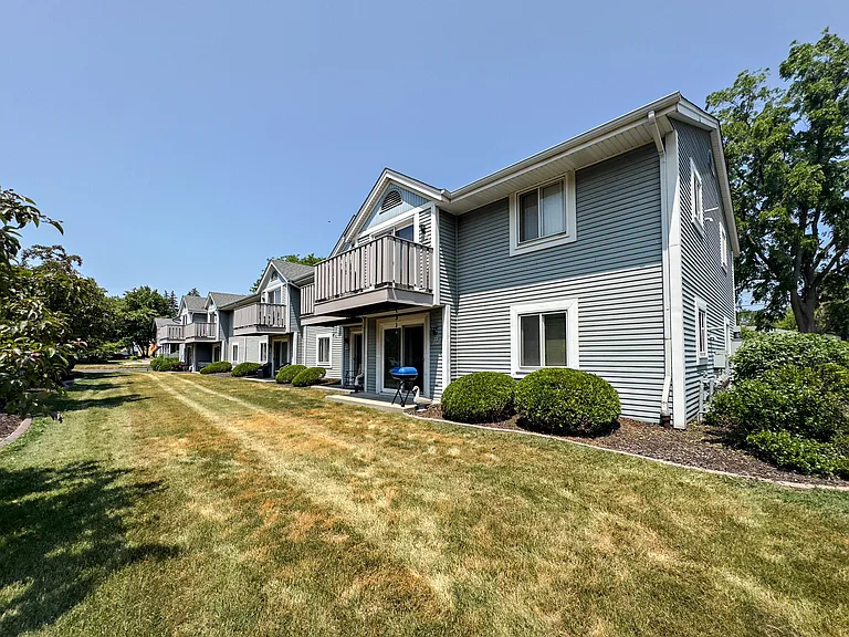 N89W15750 W Main St — Photo 14