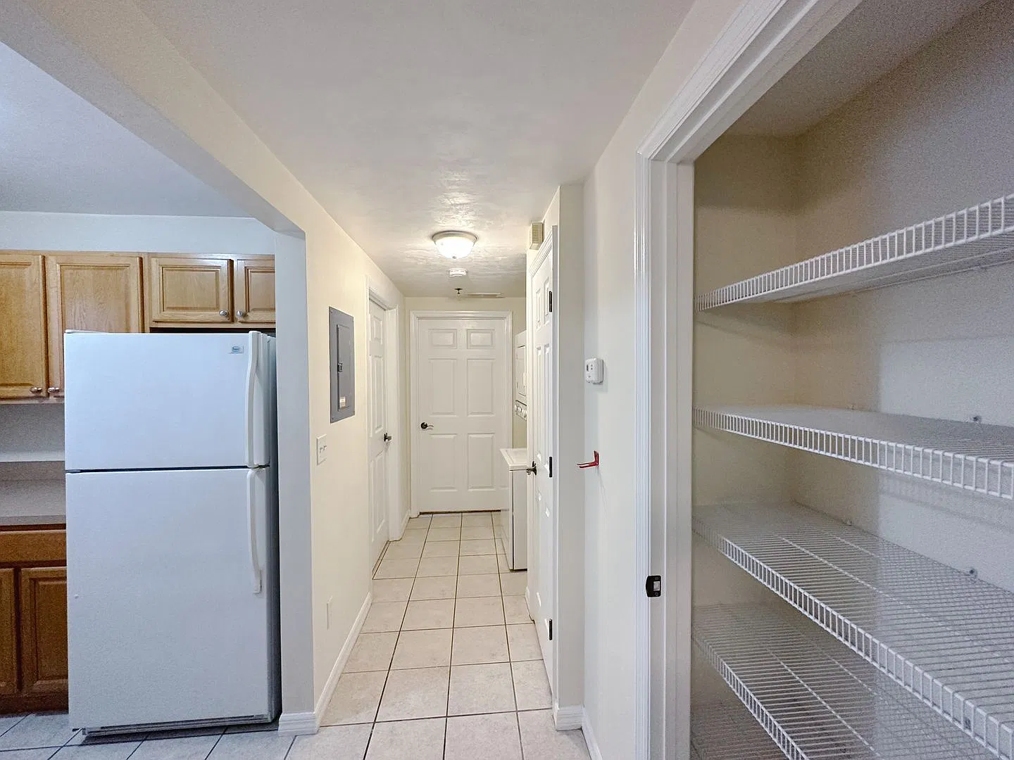 Bella Vista H - Perfect 1 Bedroom, 1 Bathroom Apartment in Sorority Row — Photo 4
