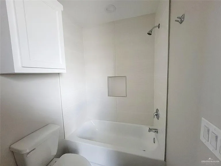1424 Alta Vista Dr #2 — Photo 11