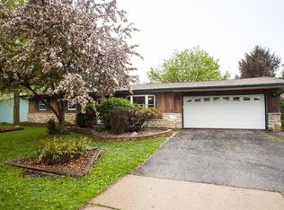 909 Rue De Senonches Dr, Horicon, WI 53032
