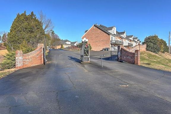 2nd image of 2508 Cloister Ln #0