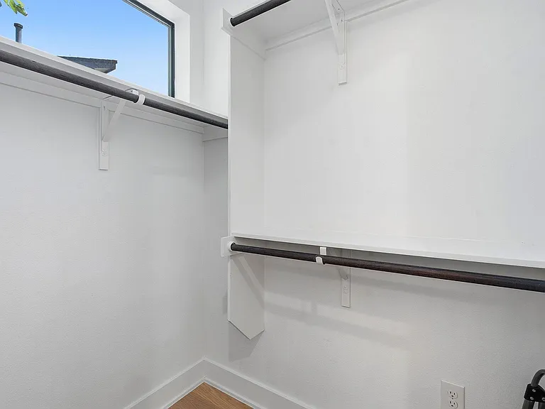 2935 Moss St #2 — Photo 11