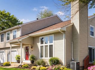 607 Weatherwood Ln, Valparaiso, IN