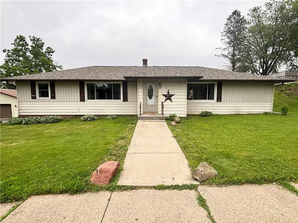 17 Pokegema Boulevard, Rice Lake, WI 54868