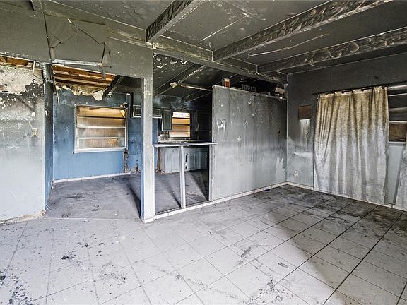 2nd image of 1331 WINDSOR WAY