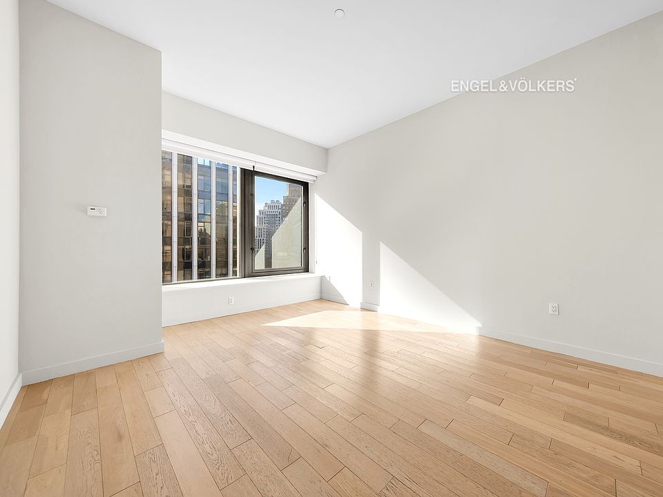 1st image of 75 Wall St #23E