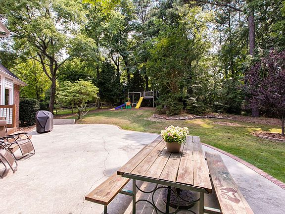 3rd image of 2034 Pinehurst Dr