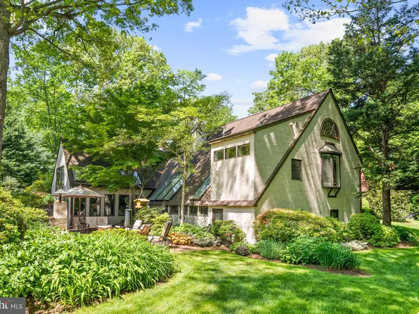 7211 Brookstone Ct, Rockville, MD 20854