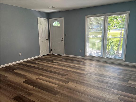 4th image of 2875 Carriage Ln