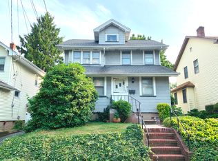 33 Central Ave, Ridgefield Park, NJ 07660
