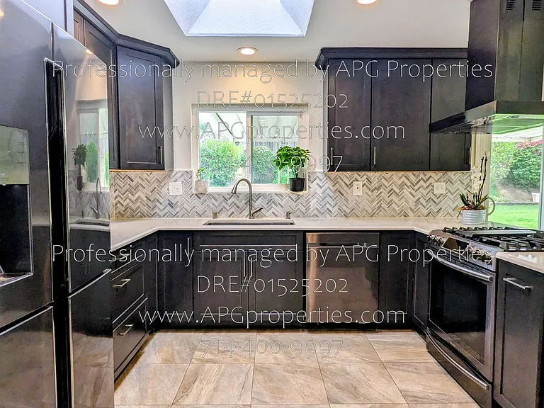 15068 Mountain Spring St — Photo 2