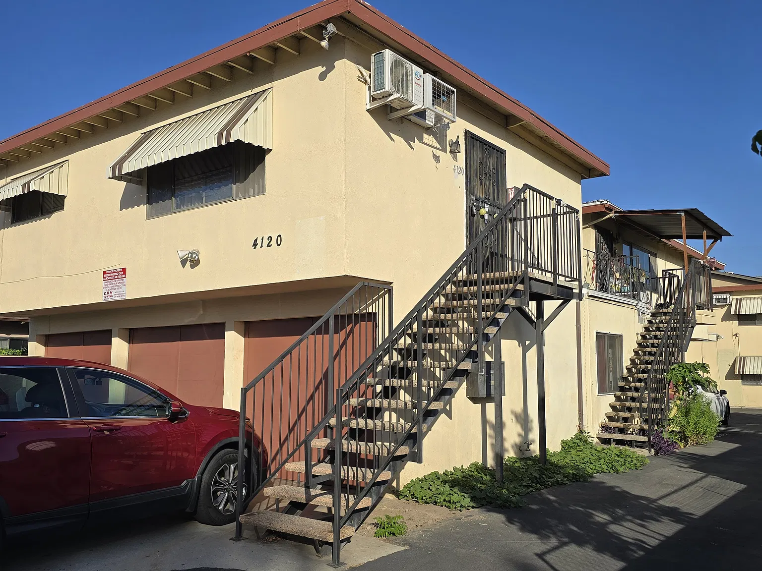 2 bed, 800 sqft, $2,100 — Photo 1