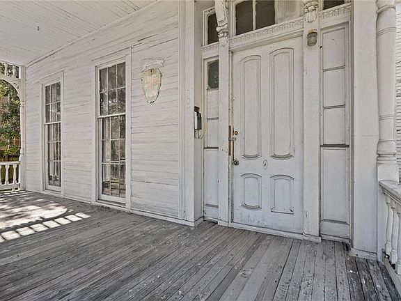 4th image of 307 N Jackson St