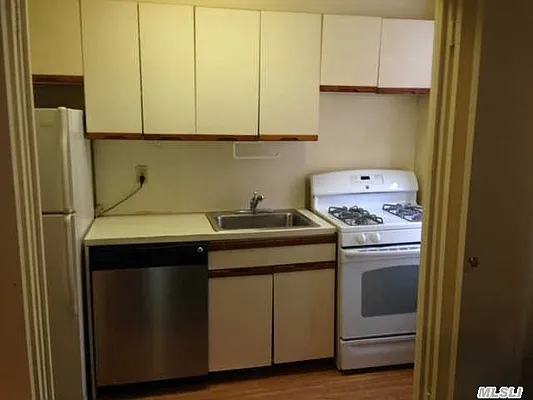 Sold by Prime Realty | media 3