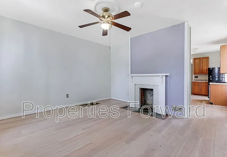 673 E Sycamore St — Photo 6