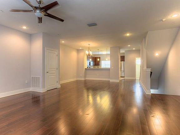 2nd image of 3205 W Horatio St Unit 2