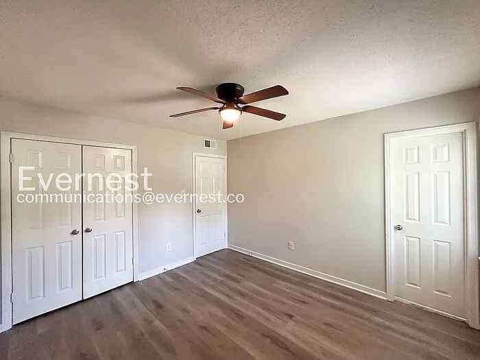 2372 Ashland Dr — Photo 17