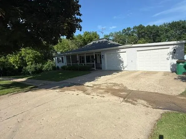 109 S Griffin St, Lakefield, MN 56150