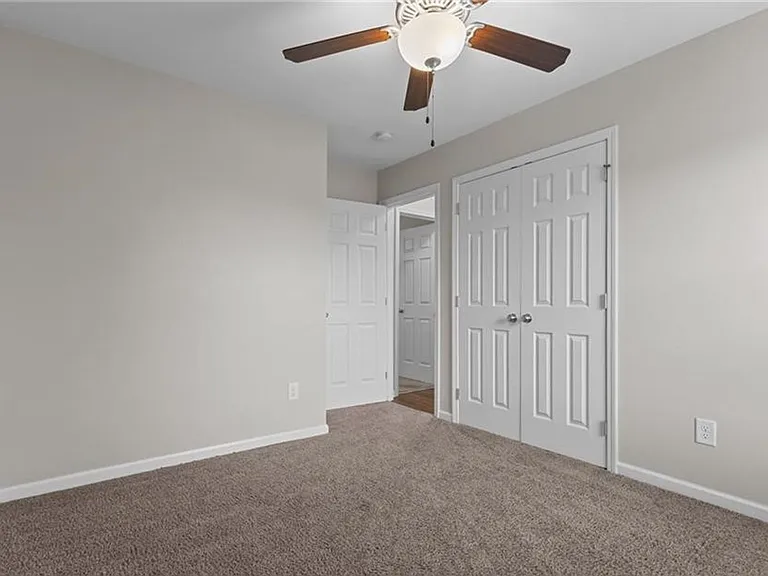1595 Rossmore Dr — Photo 23