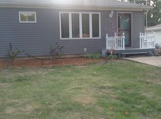 166 Vincent Rd, Waterloo, IA 50701