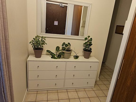 2nd image of 25 Kensington Rd #1912