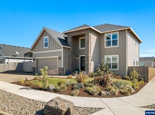 953 Cedar St, Mount Angel, OR 97362