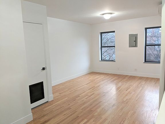 3rd image of 83 Clermont Ave