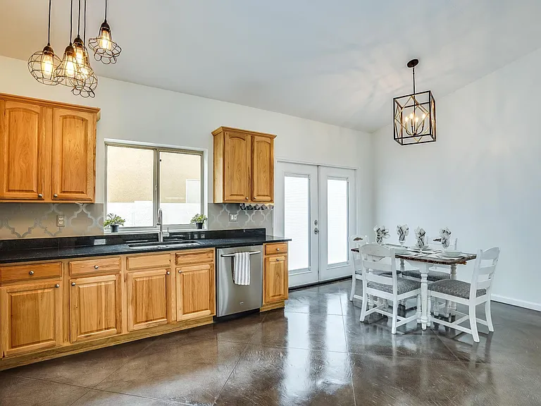 8039 N Arcata Dr — Photo 6