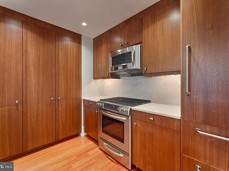 130 S 18th St #602 — Photo 3