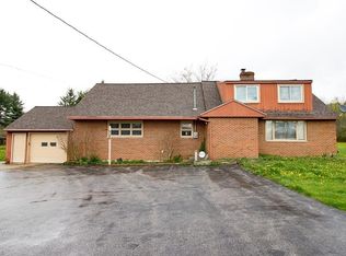 9298 Bainbridge Rd, Chagrin Falls, OH 44023