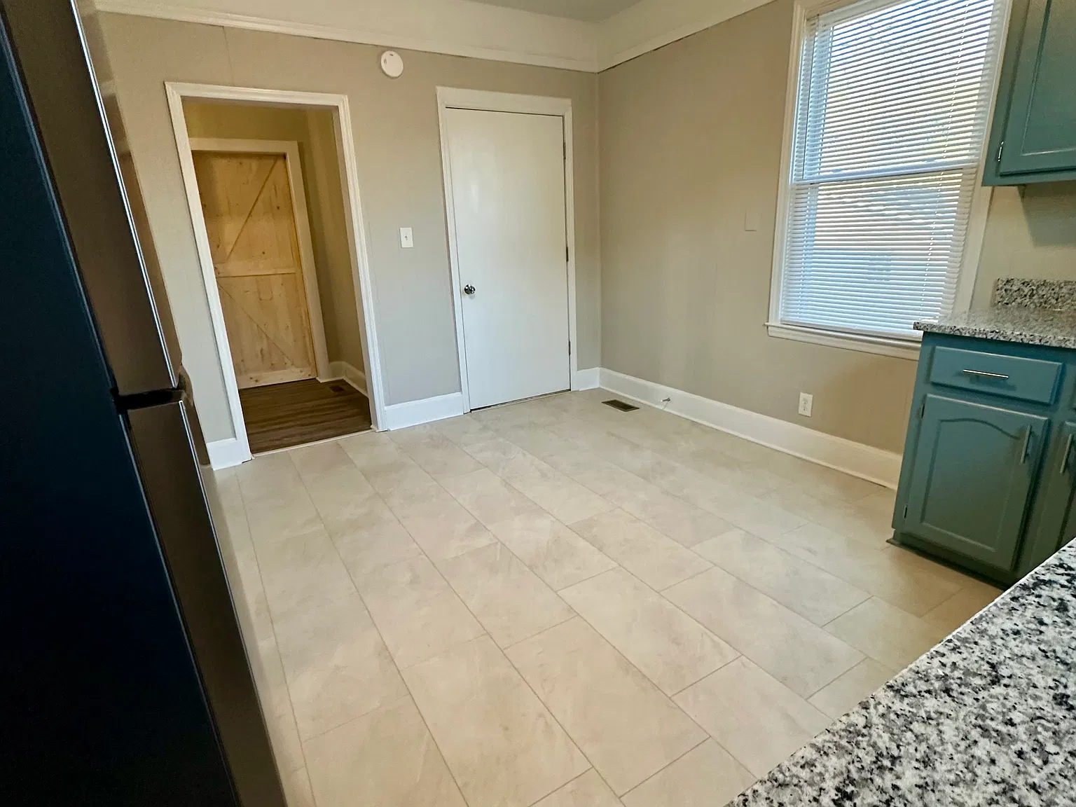 2 bed, 1100 sqft, $1,550 — Photo 4